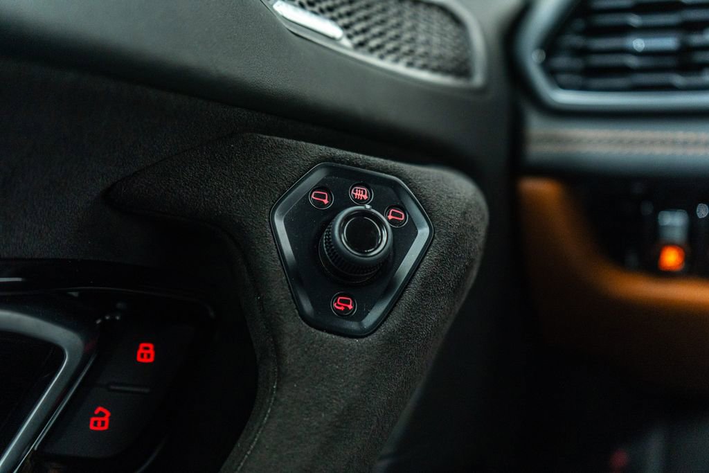 Used 2023 Lamborghini Huracan Tecnica image 29