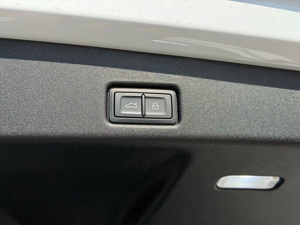 New 2025 Audi Q5 2.0T Premium Plus image 16