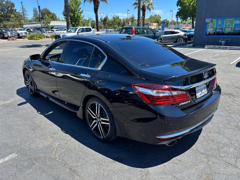 Used 2016 Honda Accord Touring image 7
