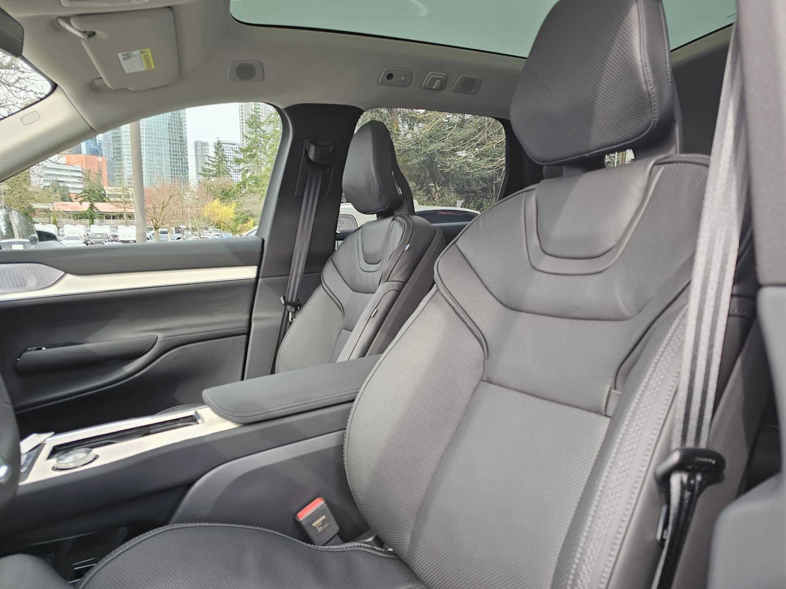 New 2026 Volvo EX90 Ultra image 24