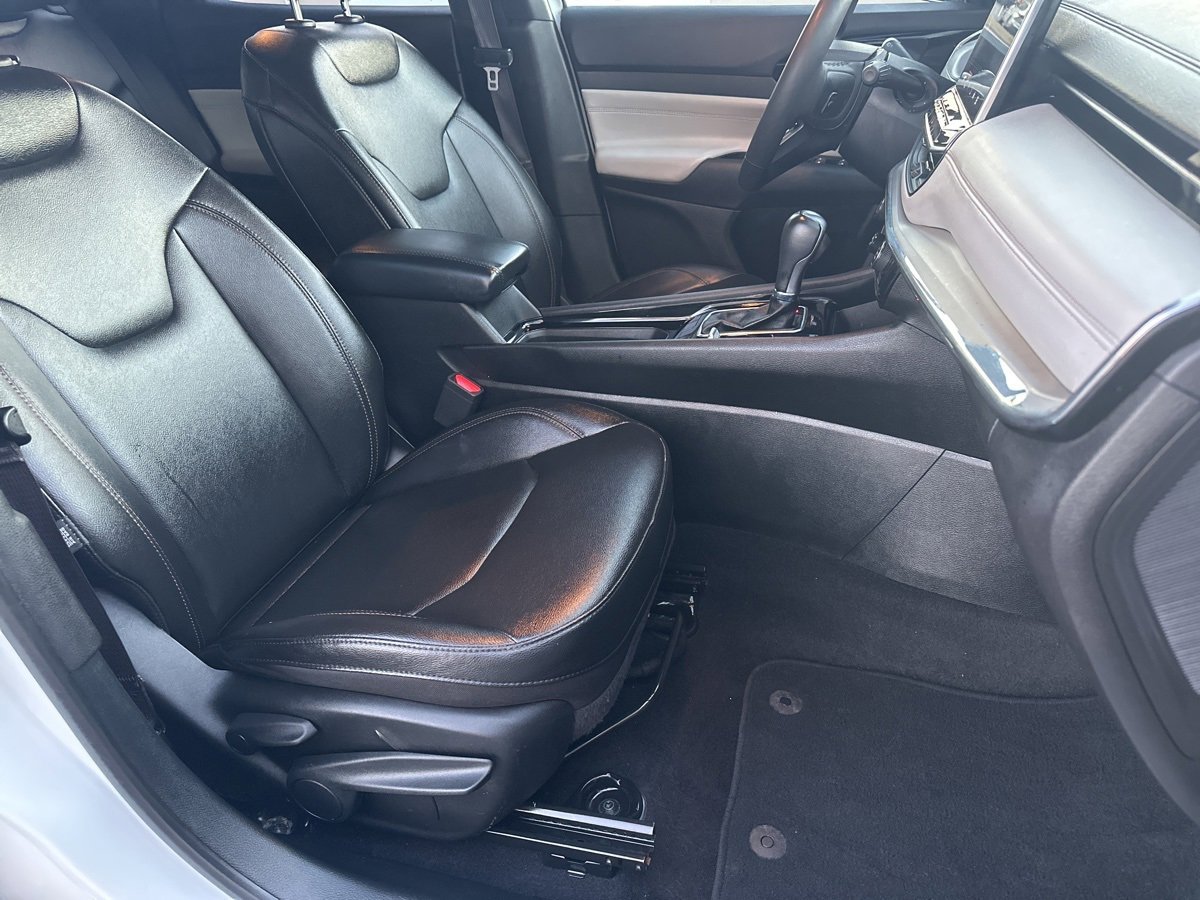 Used 2024 Jeep Compass Limited image 26