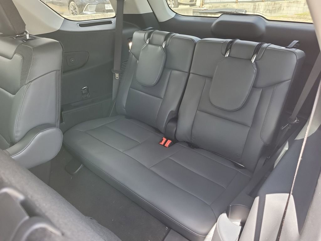 New 2026 Ford Explorer Active w/ Active Comfort Package image 24