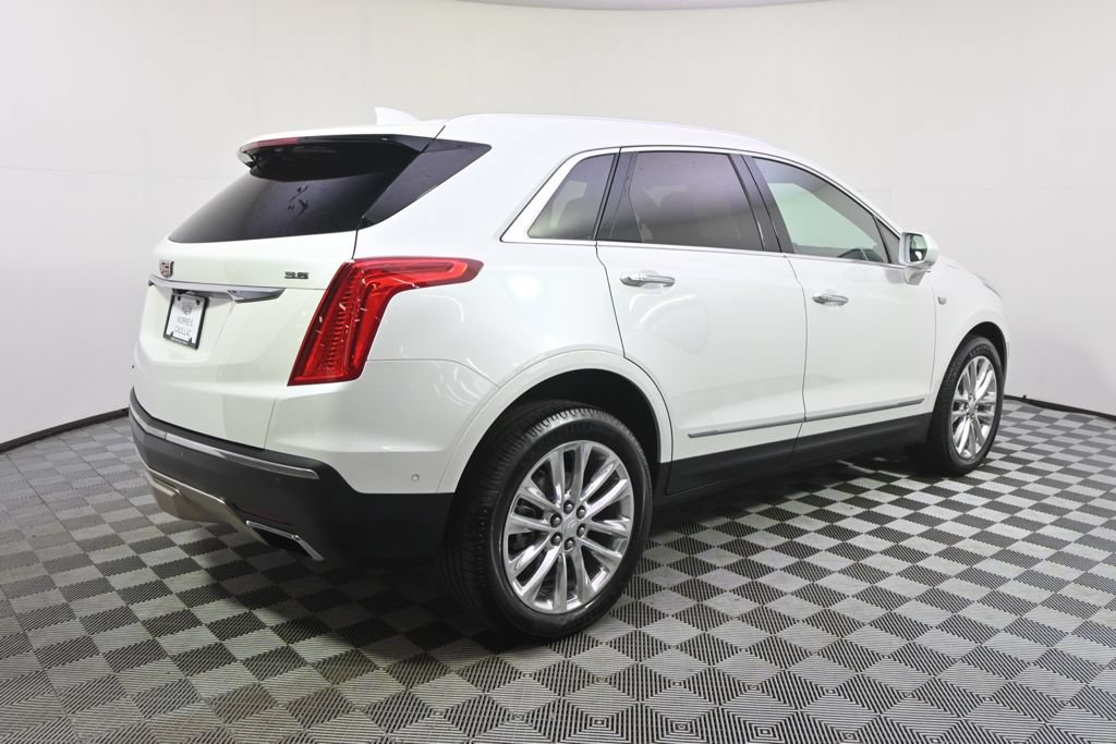 Used 2017 Cadillac XT5 Platinum w/ Driver Assist Package AWD/4WD image 7