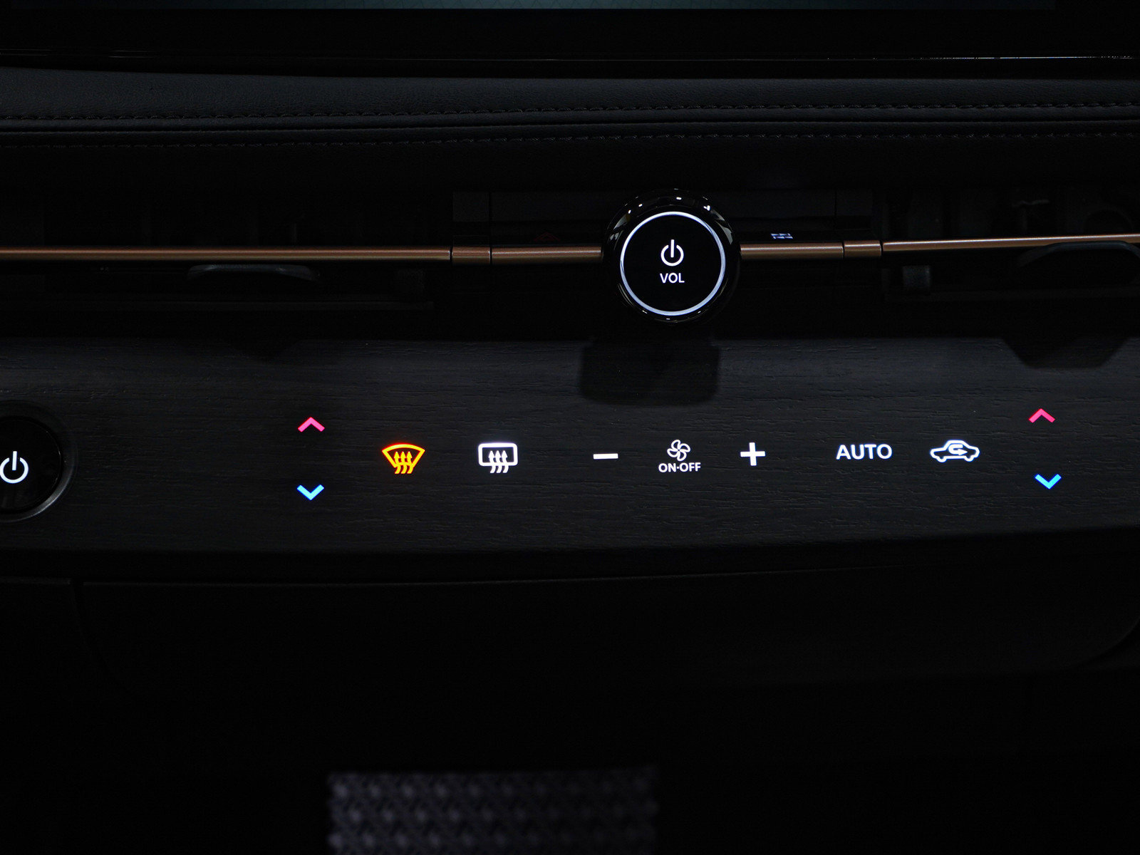 Used 2024 Nissan Ariya AWD image 21