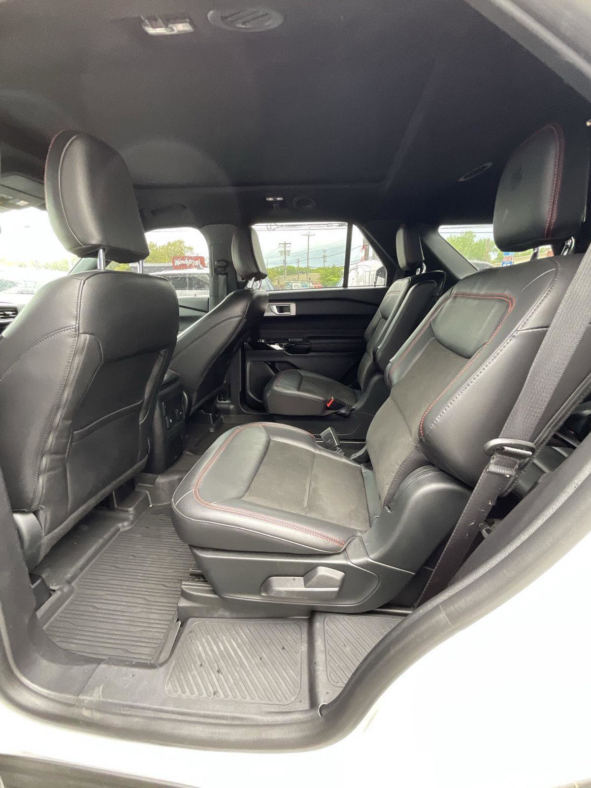 Used 2022 Ford Explorer ST-Line w/ Class IV Trailer Tow Package image 25