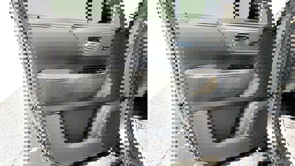 Used 2025 INFINITI QX80 Sensory w/ Premium Cargo Package image 11