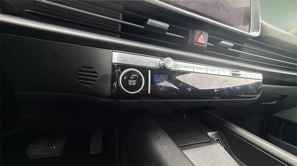 Used 2023 Hyundai Ioniq 6 SEL image 25