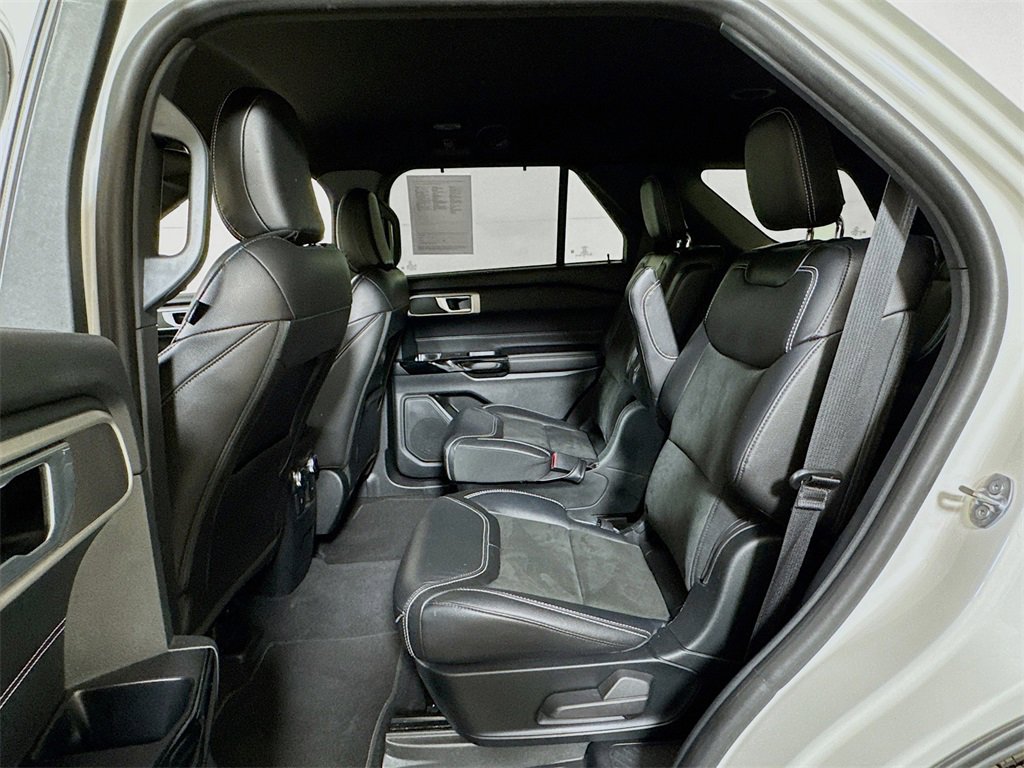 Used 2023 Ford Explorer ST image 21