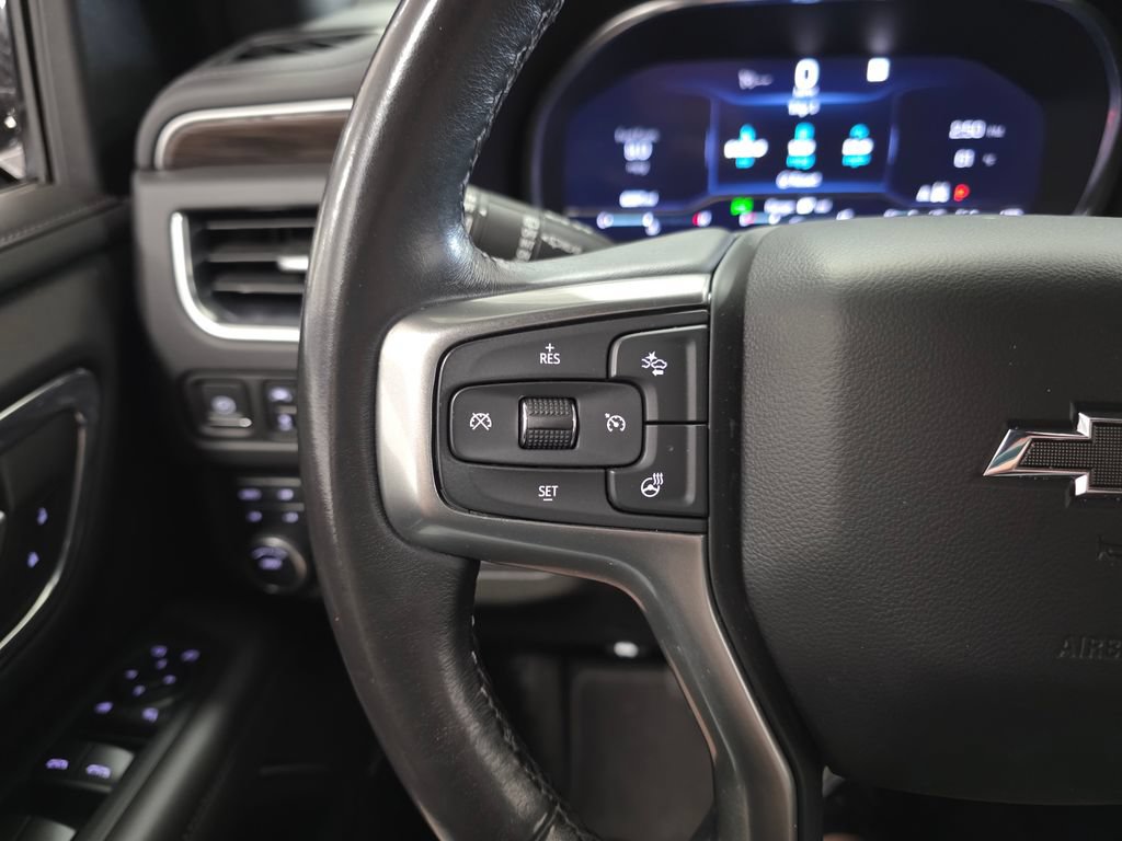 Used 2022 Chevrolet Tahoe Z71 w/ Luxury Package AWD/4WD image 17