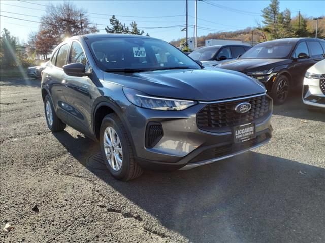 New 2025 Ford Escape Active w/ Tech Pack #1 AWD/4WD image 1