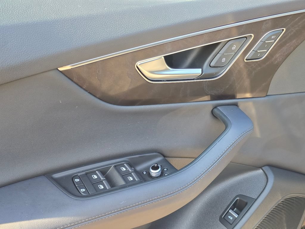 Certified 2023 Audi Q7 3.0T Prestige AWD/4WD image 22