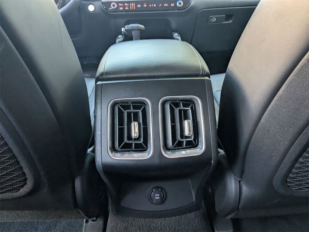 Used 2024 Kia Sorento S image 28