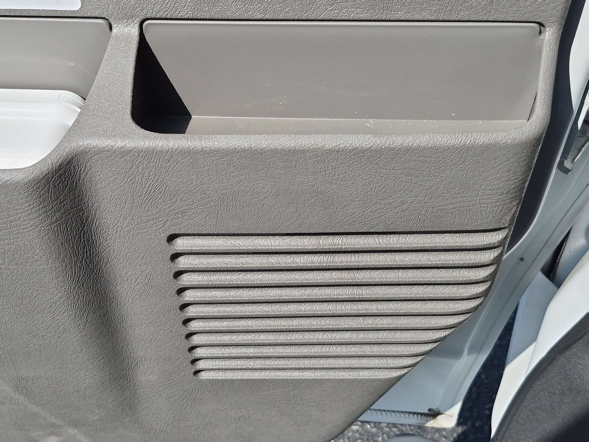 Used 2024 Chevrolet Express 3500 Extended RWD image 22