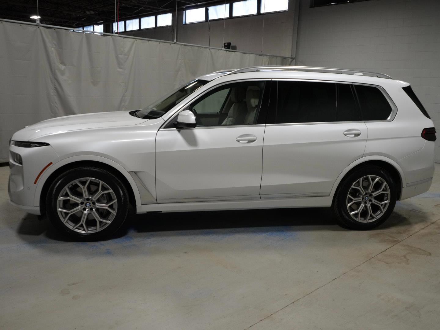 Certified 2024 BMW X7 xDrive40i w/ Executive Package image 16