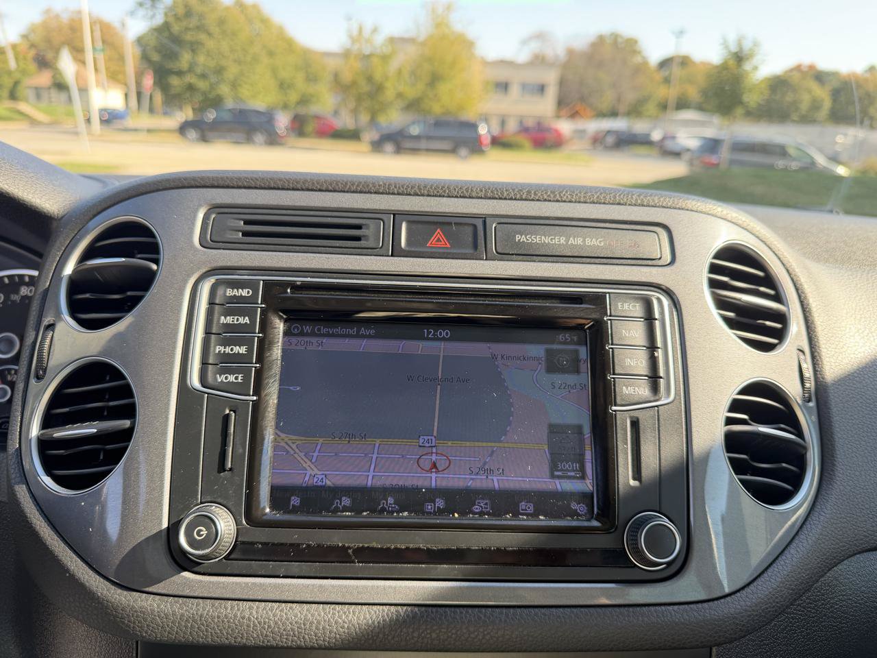 Used 2016 Volkswagen Tiguan SE AWD/4WD image 12