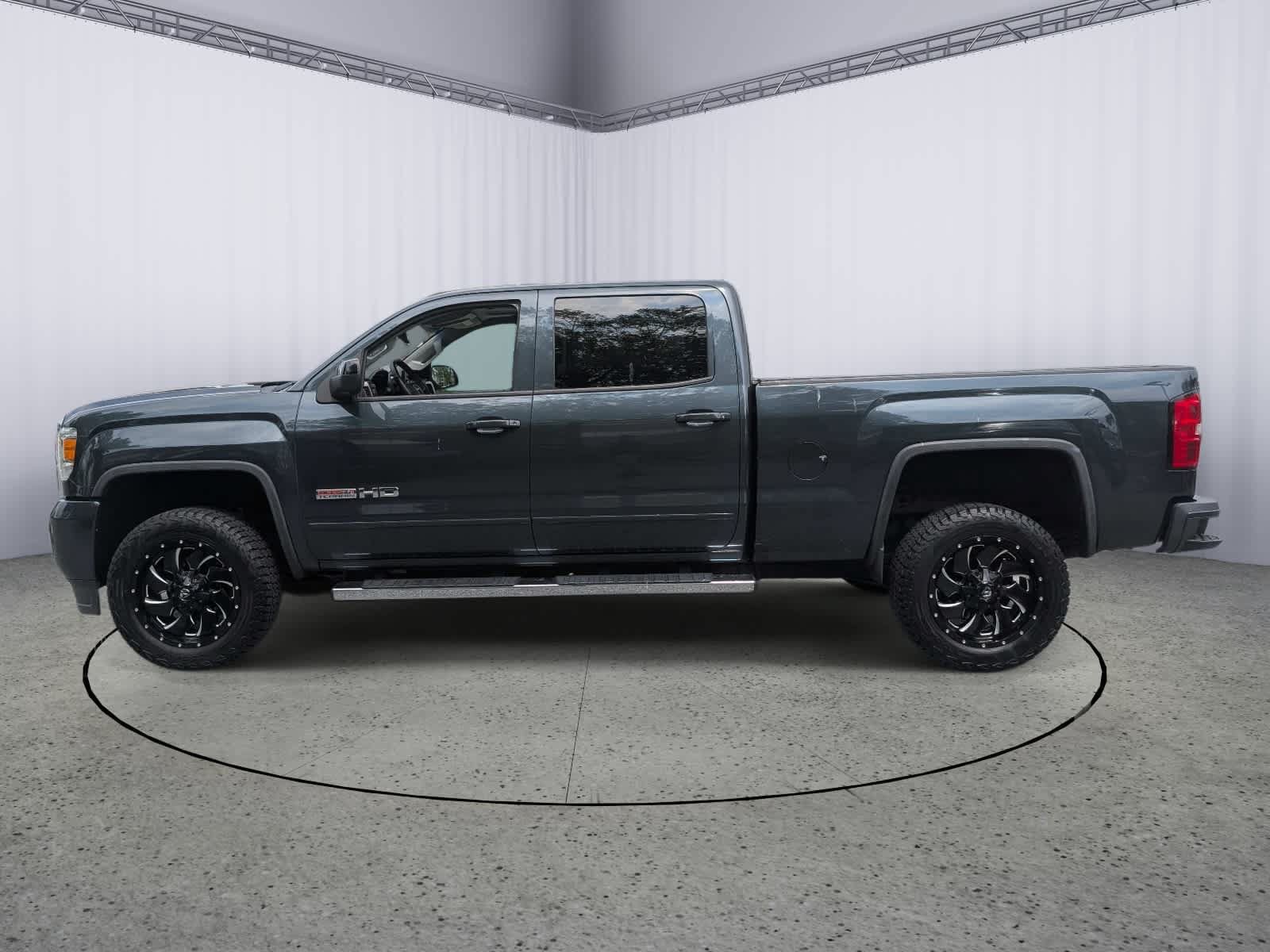 Used 2018 GMC Sierra 2500 SLT w/ All Terrain HD Package AWD/4WD image 6