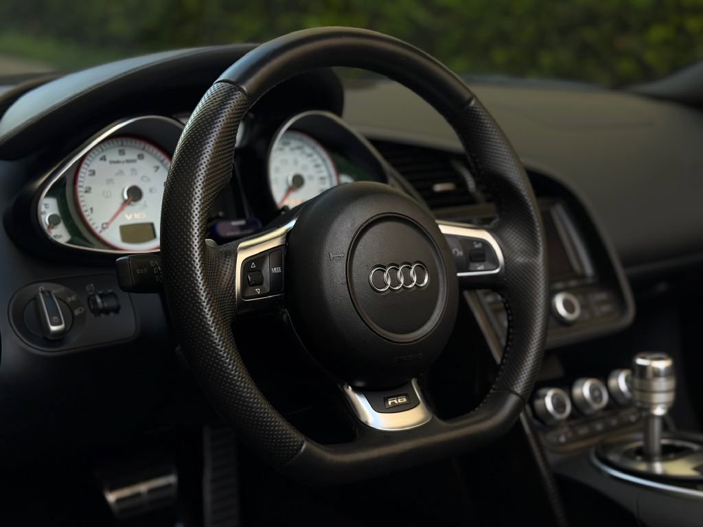 Used 2012 Audi R8 V10 image 23