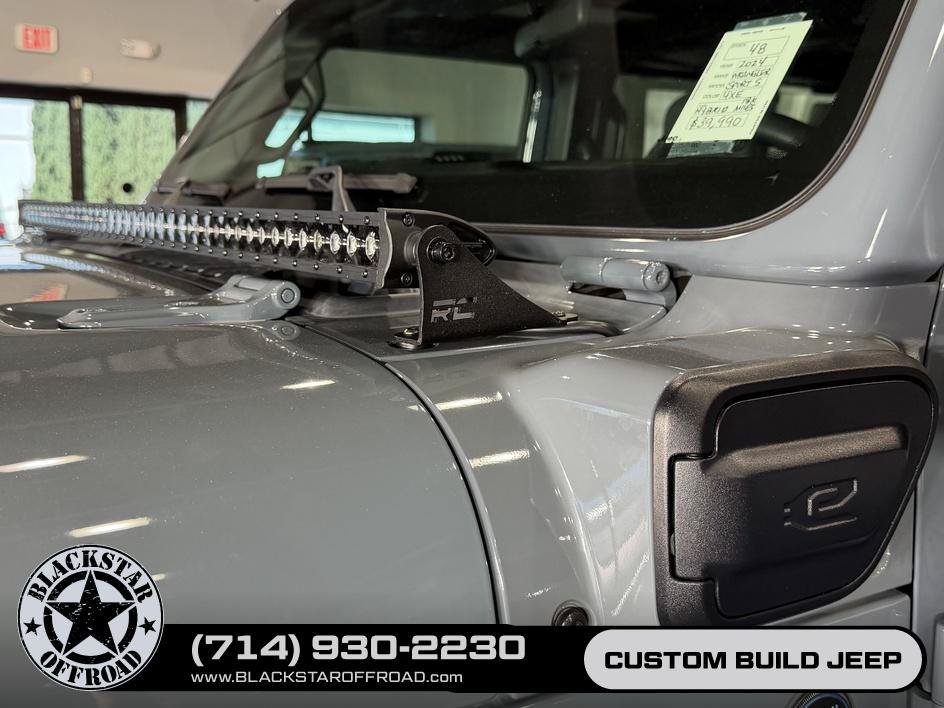 Used 2024 Jeep Wrangler Unlimited w/ Convenience Group AWD/4WD image 37