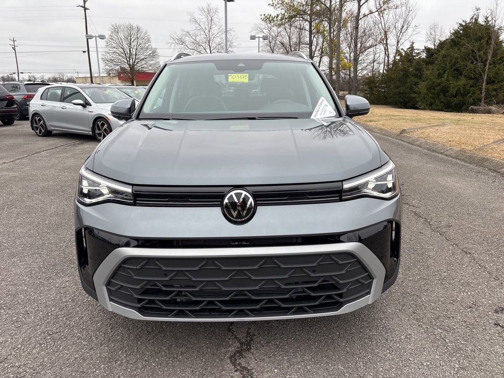 New 2025 Volkswagen Taos SE image 2