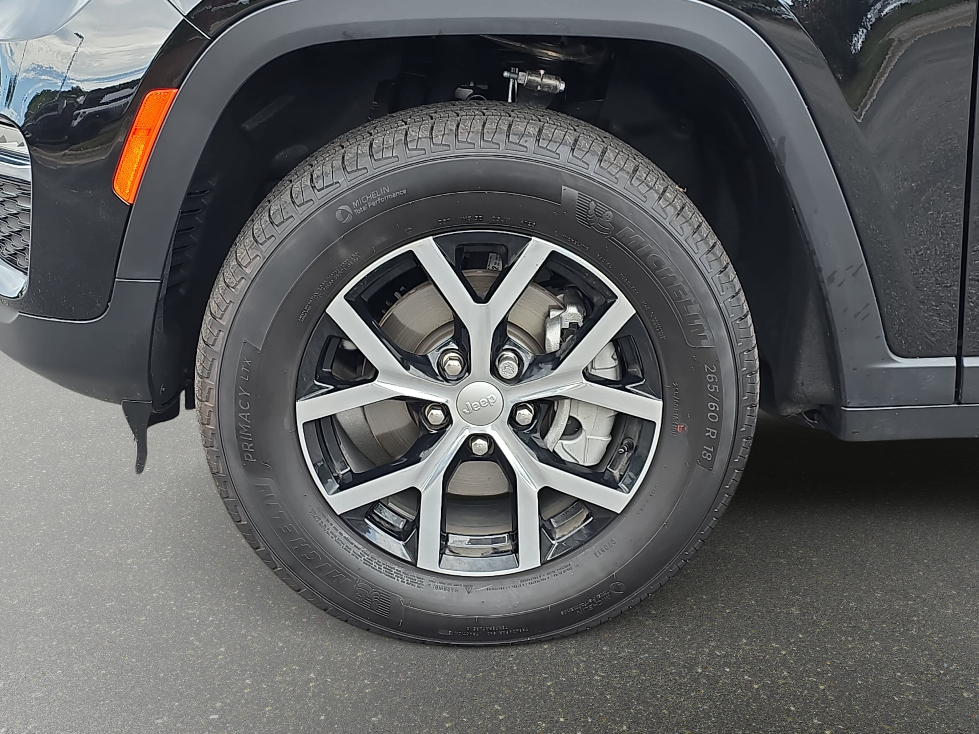 Used 2025 Jeep Grand Cherokee Limited w/ Trailer Tow Package AWD/4WD image 30