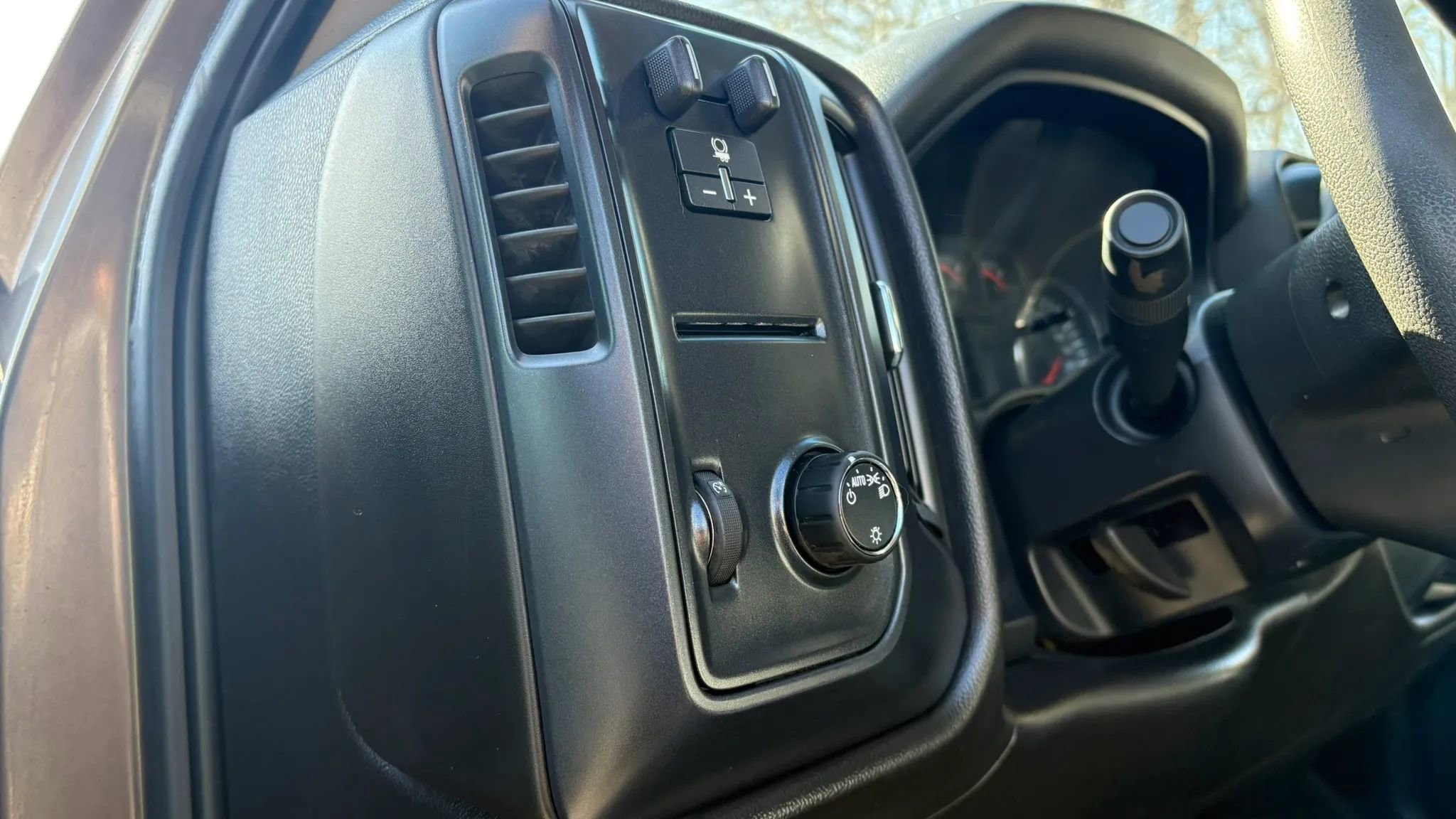 Used 2015 Chevrolet Silverado 2500 W/T w/ WT Convenience Package AWD/4WD image 16