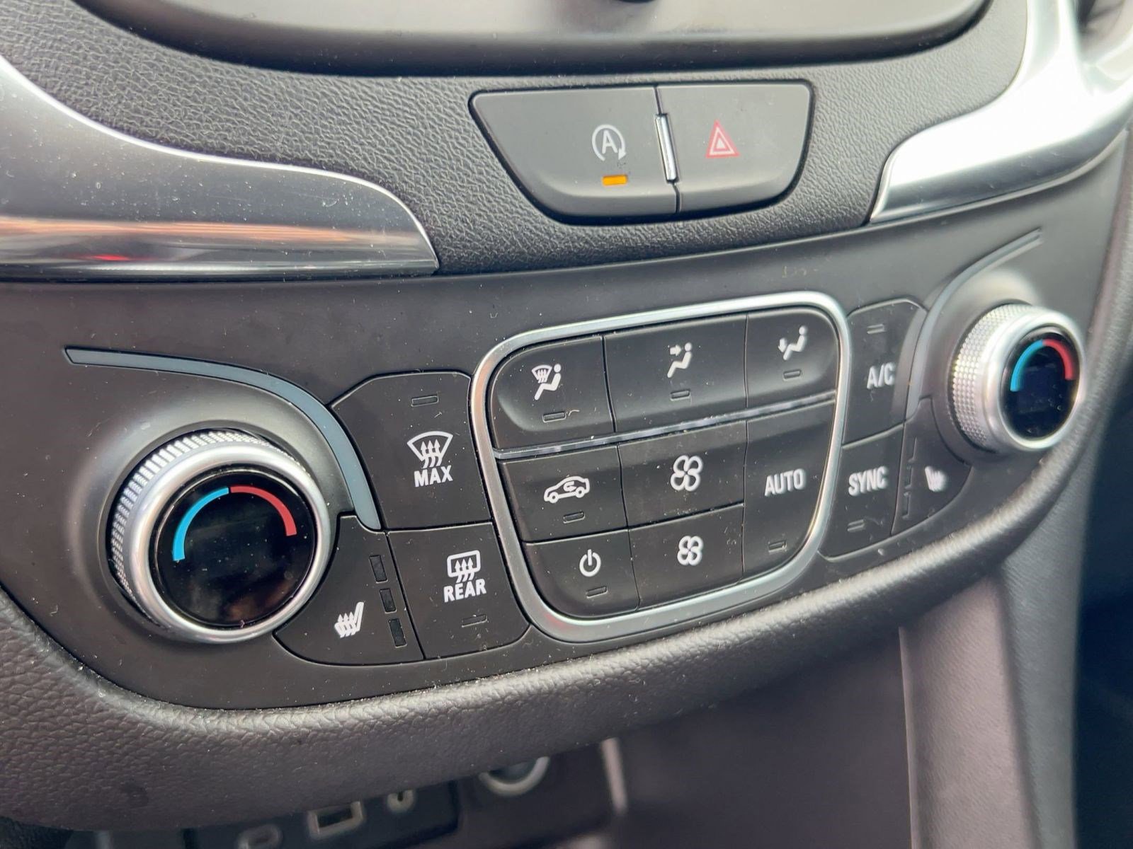 Certified 2024 Chevrolet Equinox LT image 18