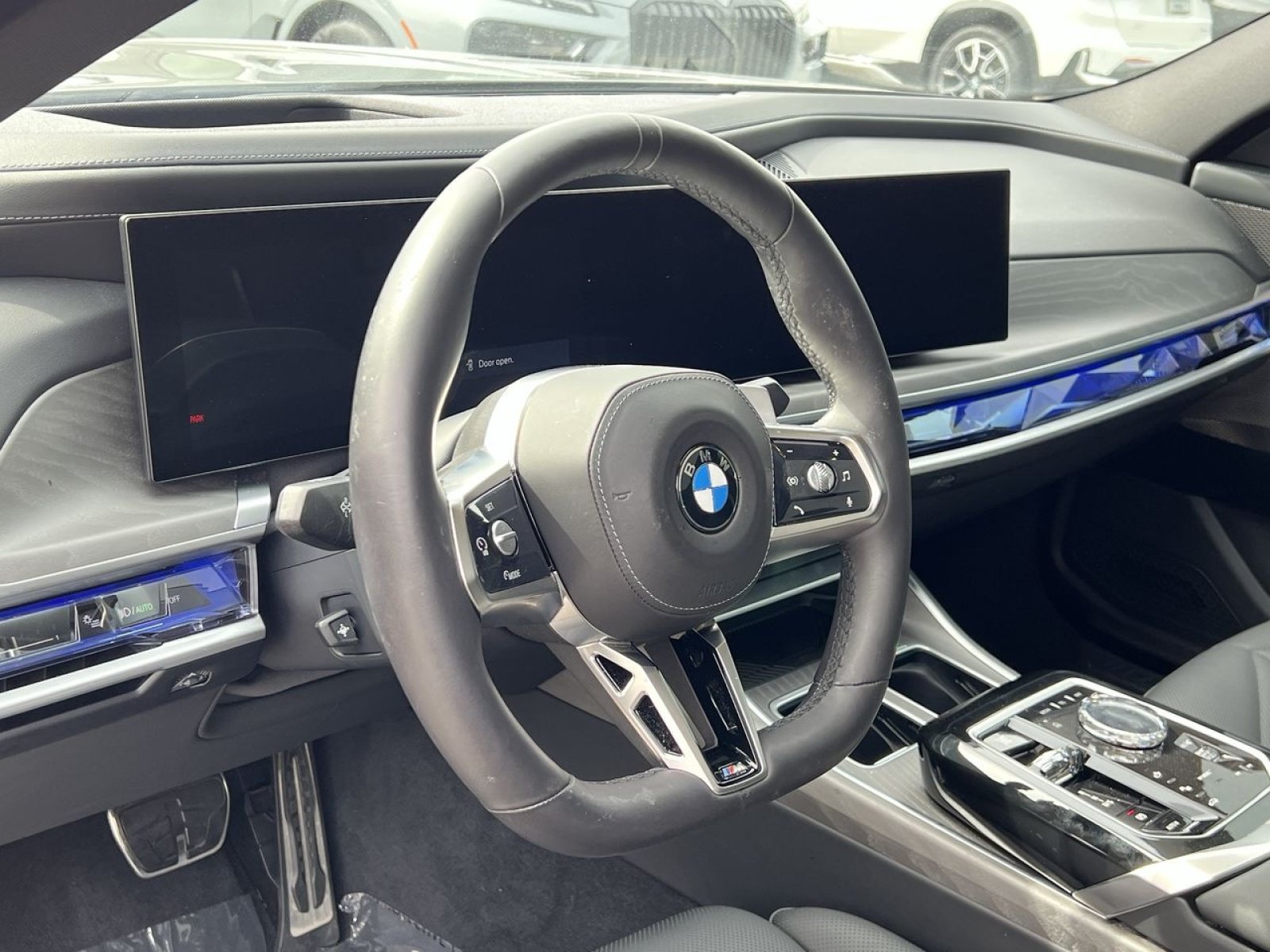 Used 2025 BMW 740i xDrive AWD/4WD image 13