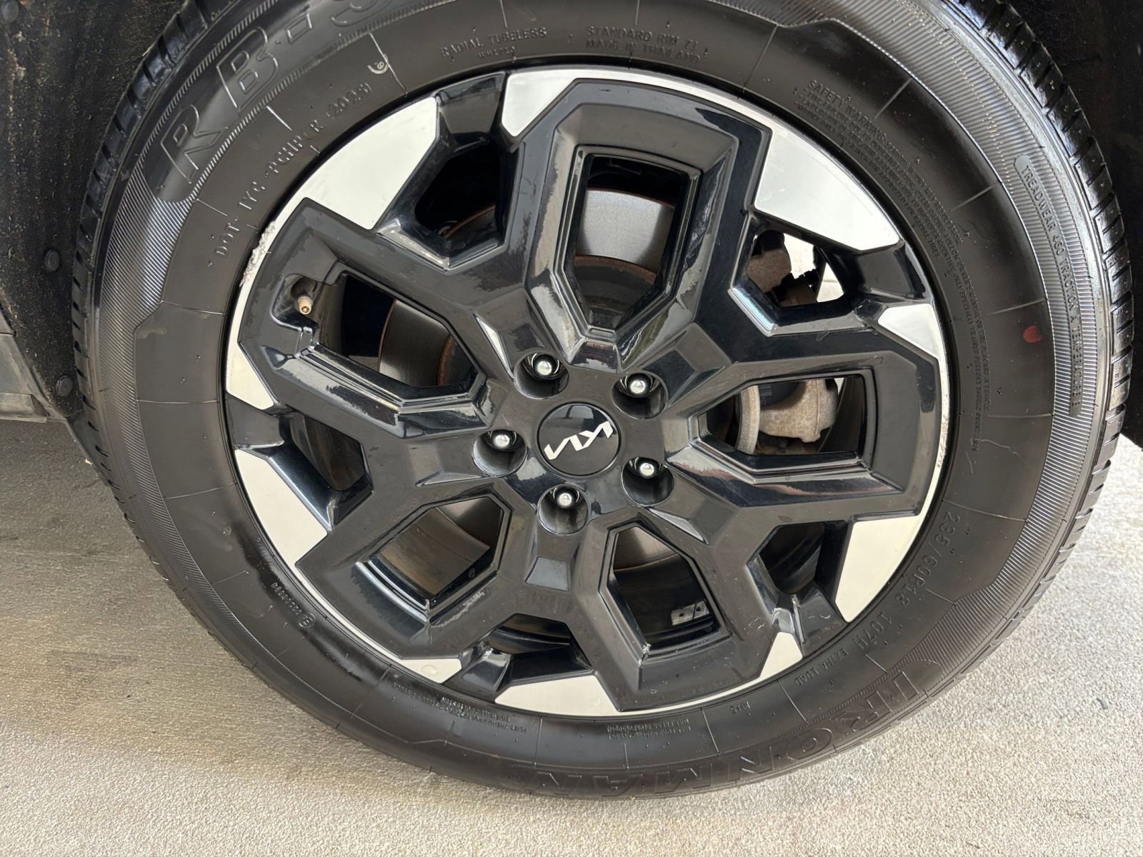 Used 2024 Kia Sorento S AWD/4WD image 32