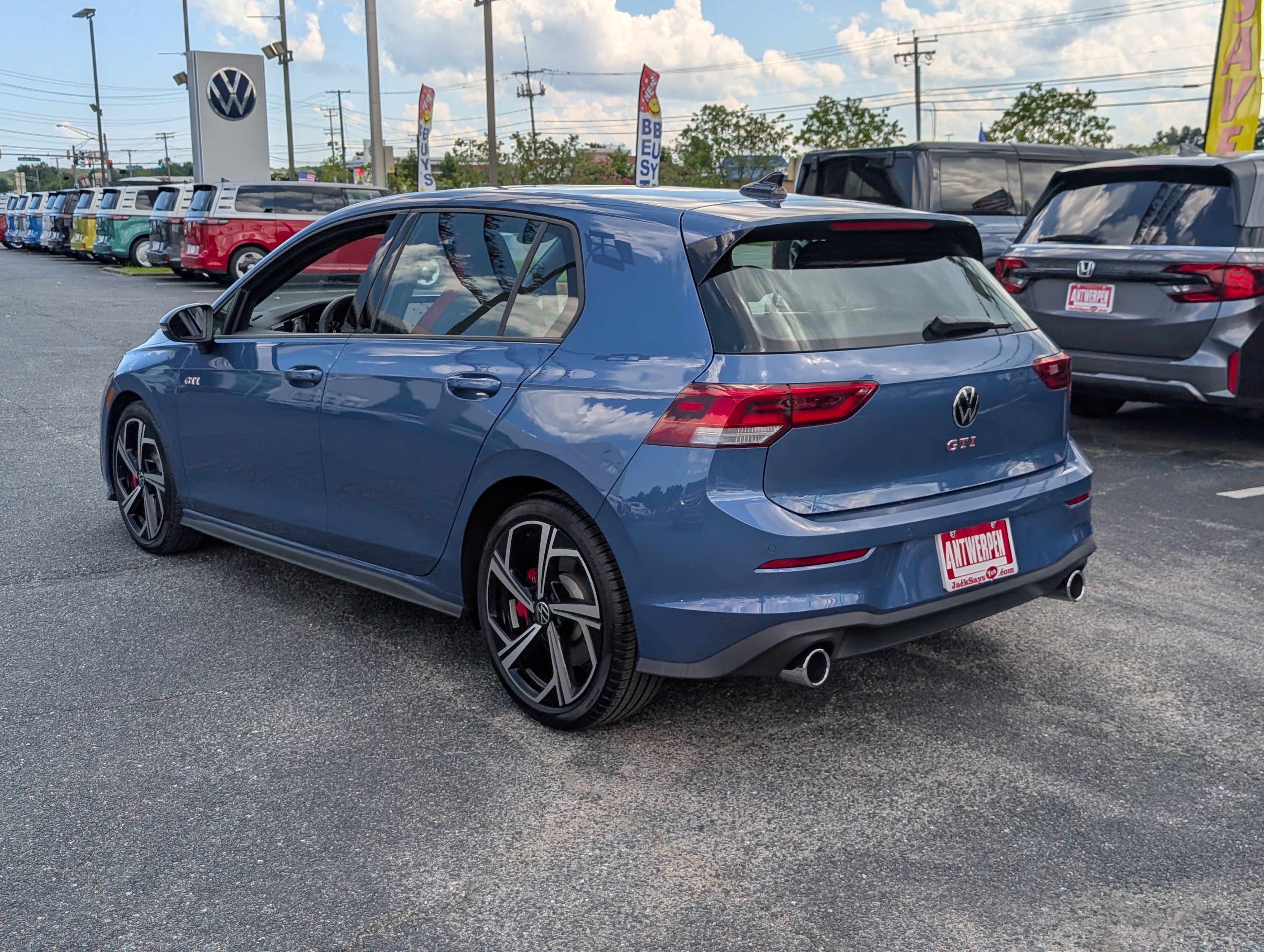 Used 2025 Volkswagen GTI SE FWD image 5