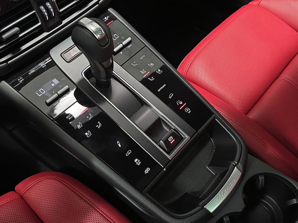 New 2026 Porsche Macan GTS AWD/4WD image 20