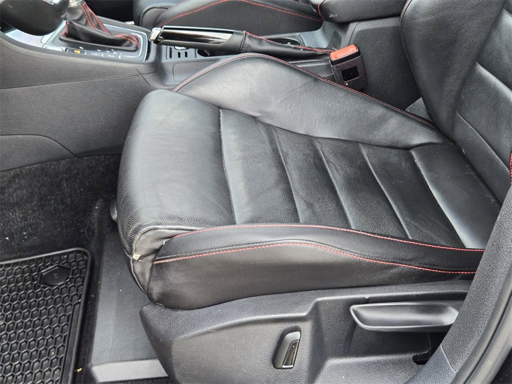 Used 2019 Volkswagen Golf 4-Door image 23