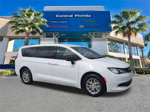 New 2026 Chrysler Voyager LX image 2