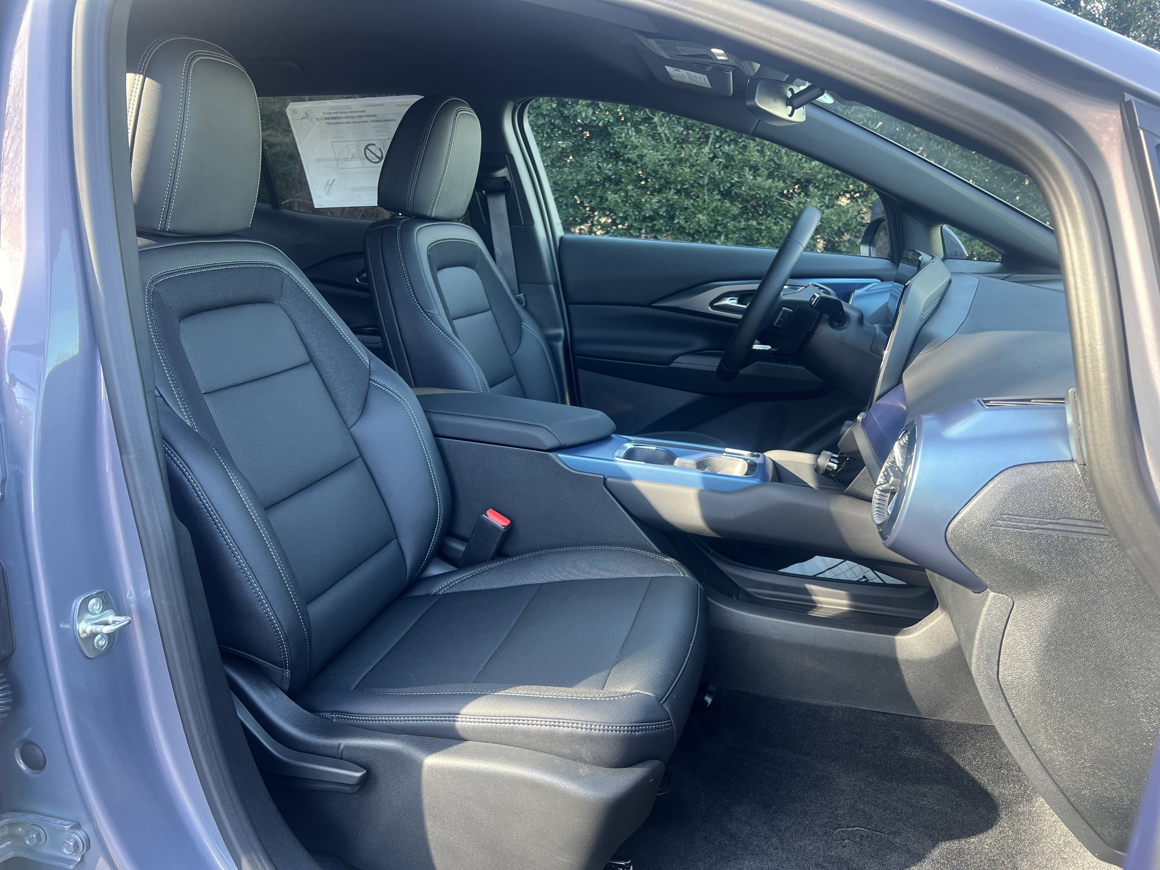 New 2026 Chevrolet Equinox EV LT AWD/4WD image 32