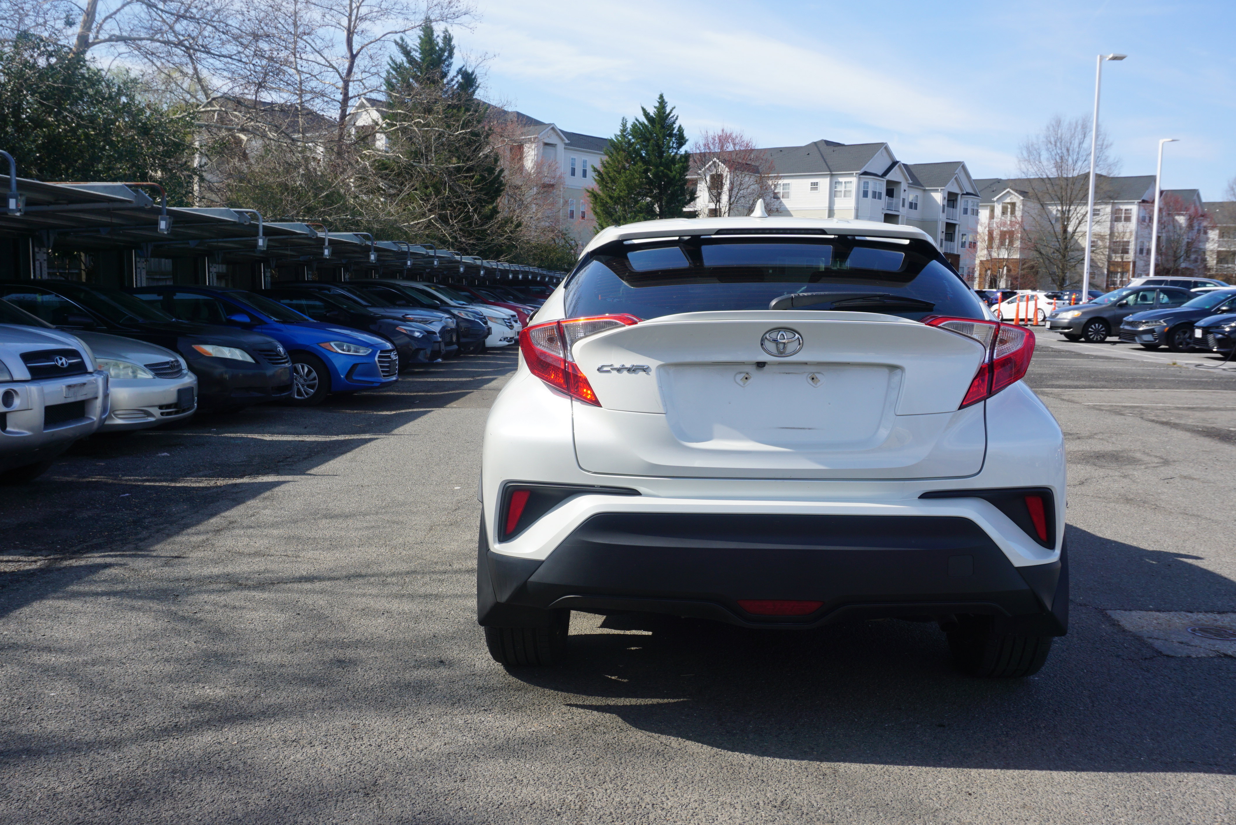 Used 2018 Toyota C-HR XLE image 5