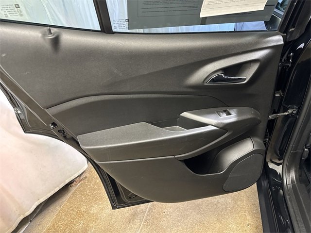 Used 2024 Chevrolet Trax RS w/ Sunroof Package image 23