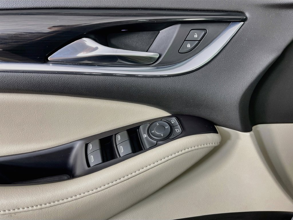 Used 2020 Buick Enclave Essence w/ Sound and Sites Package FWD image 24