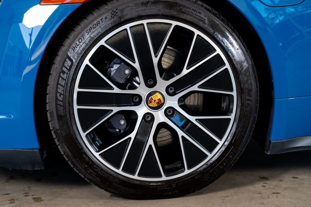 Used 2024 Porsche Taycan image 10