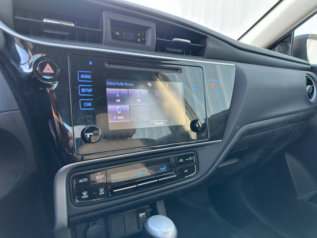 Used 2019 Toyota Corolla LE image 11