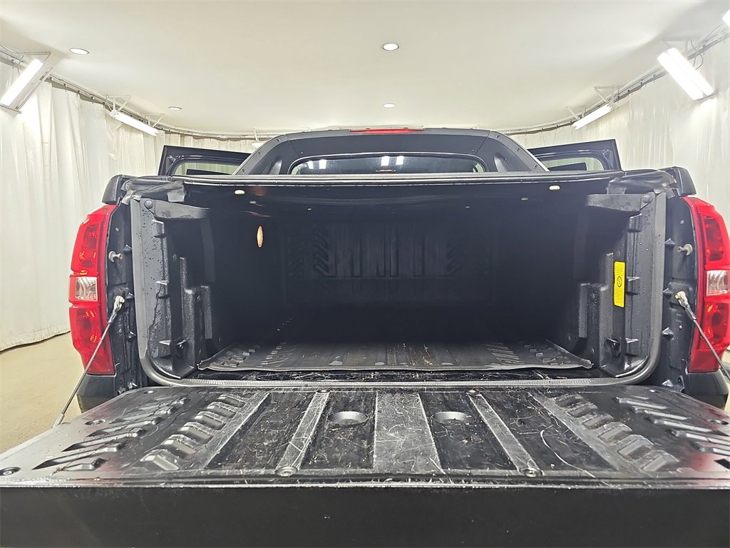 Used 2008 Chevrolet Avalanche LT image 15