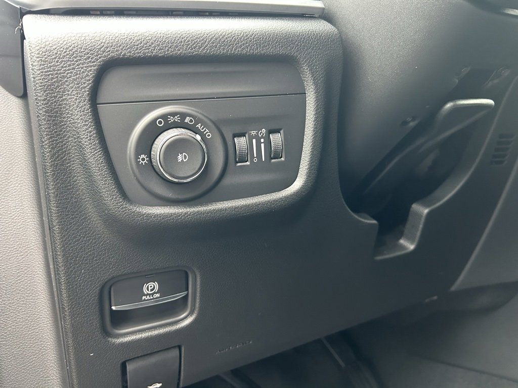 New 2025 Jeep Grand Cherokee L Limited image 13