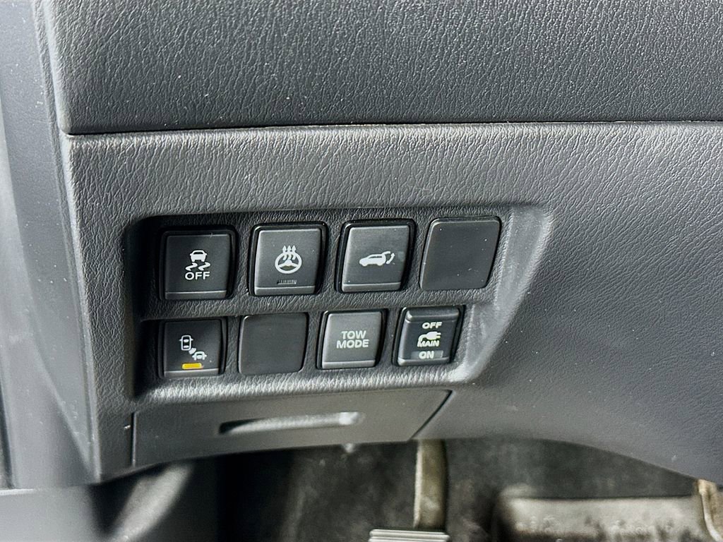 Used 2019 Nissan Pathfinder Platinum image 10