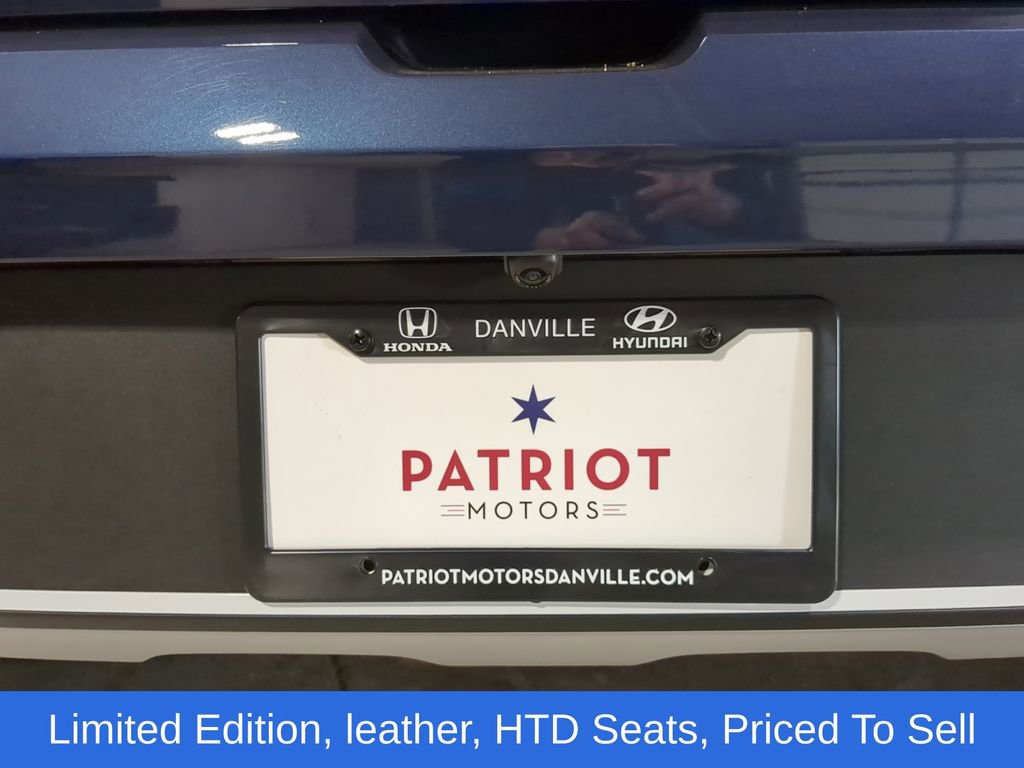 Used 2025 Hyundai Venue Limited image 27