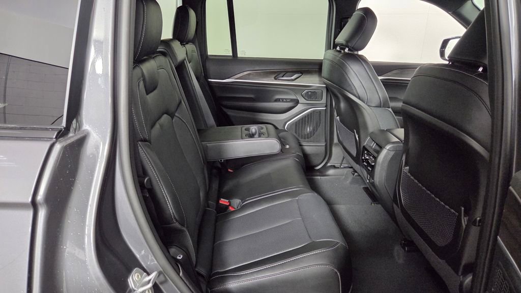 New 2026 Jeep Grand Cherokee Limited image 33