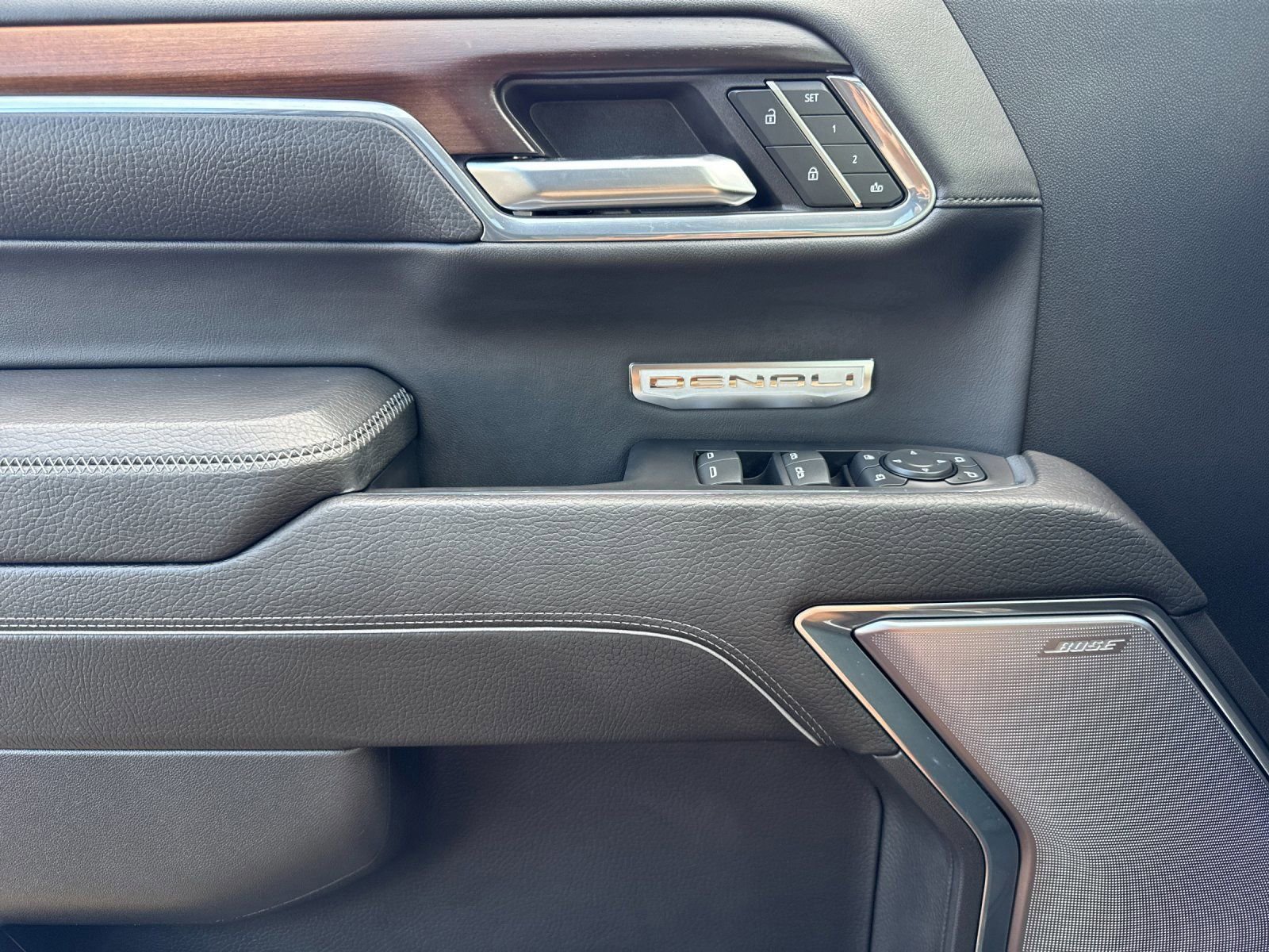 Used 2024 GMC Sierra 1500 Denali image 11