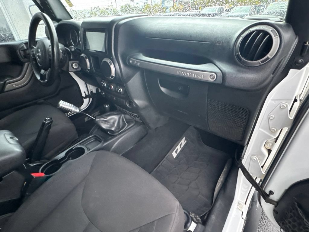 Used 2015 Jeep Wrangler Unlimited Sport AWD/4WD image 22