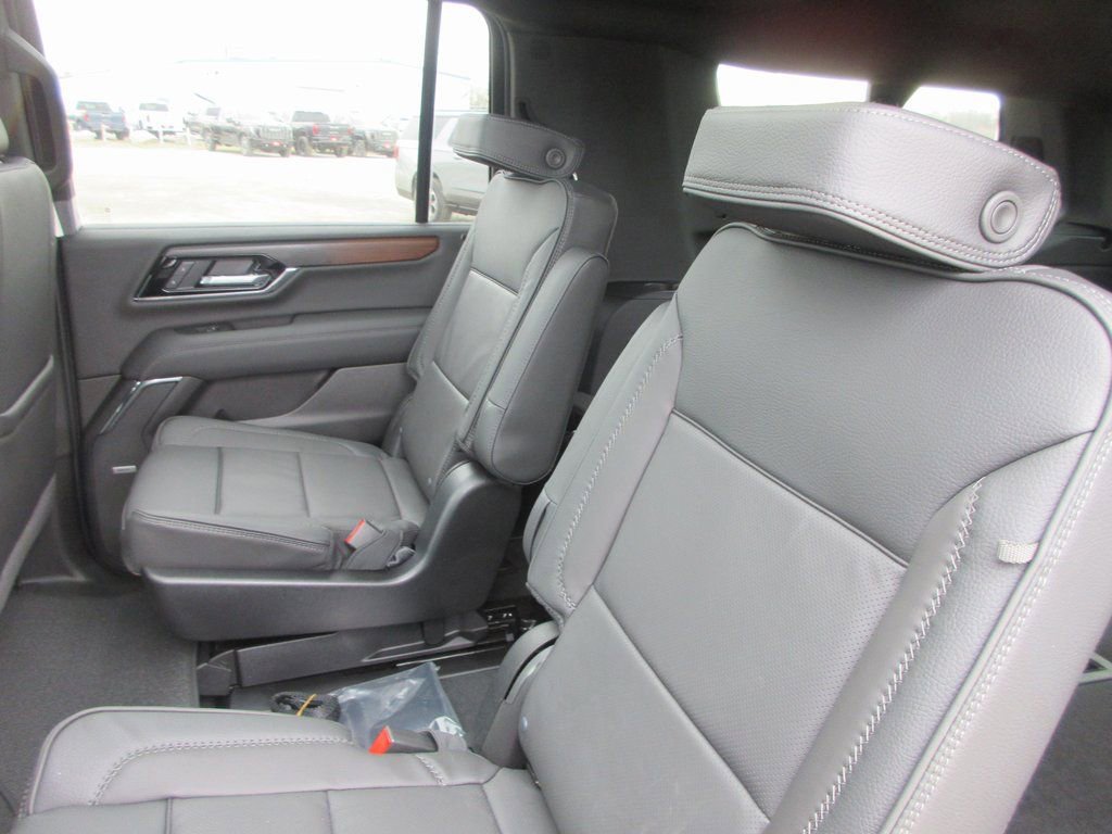 New 2026 GMC Yukon XL Denali w/ Sun & Power Step Package image 14