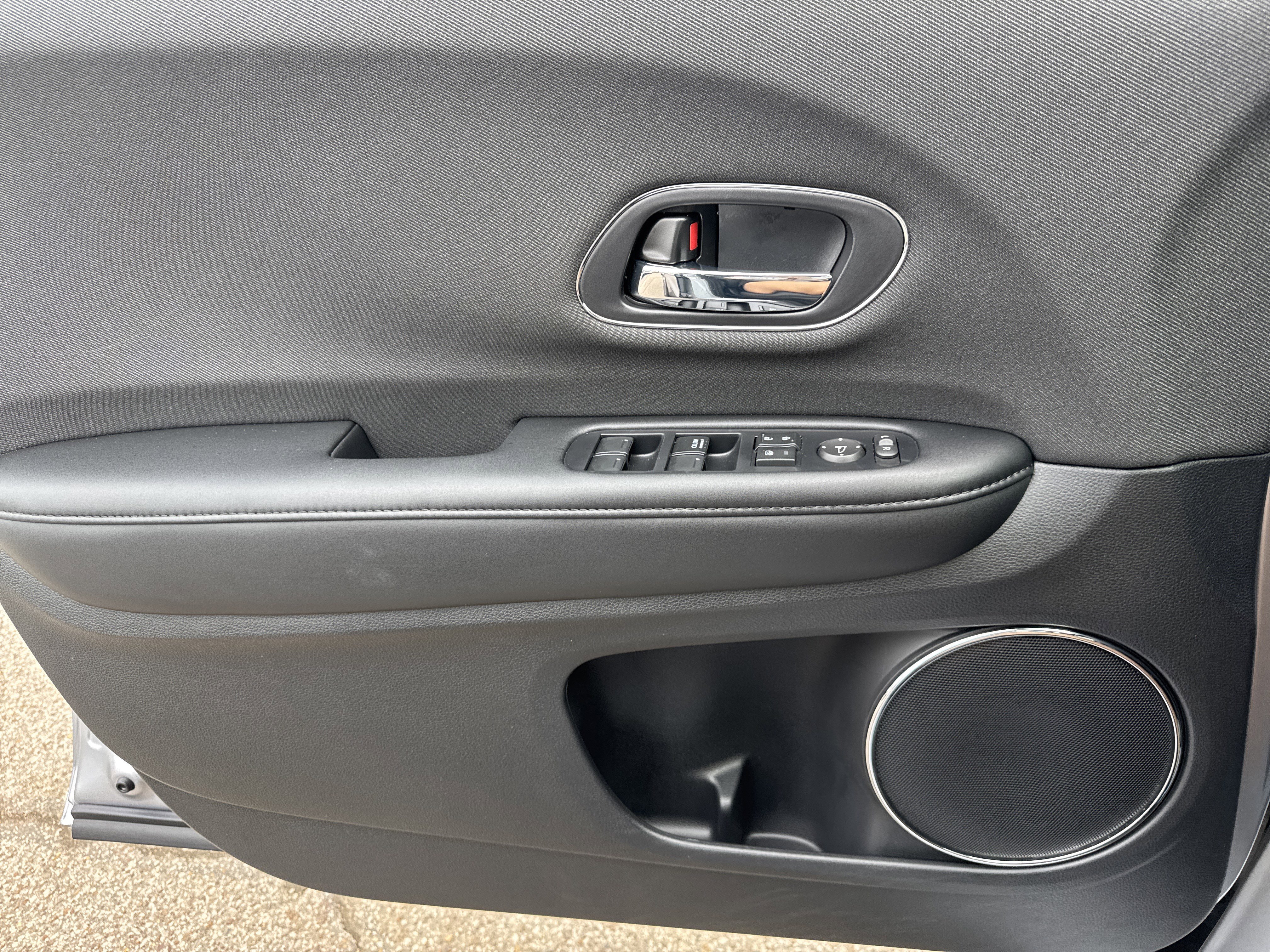 Used 2022 Honda HR-V EX image 14