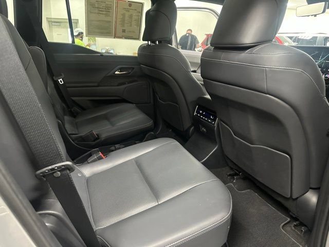 Used 2025 Lexus GX 550 w/ Accessory Package (2T) AWD/4WD image 20