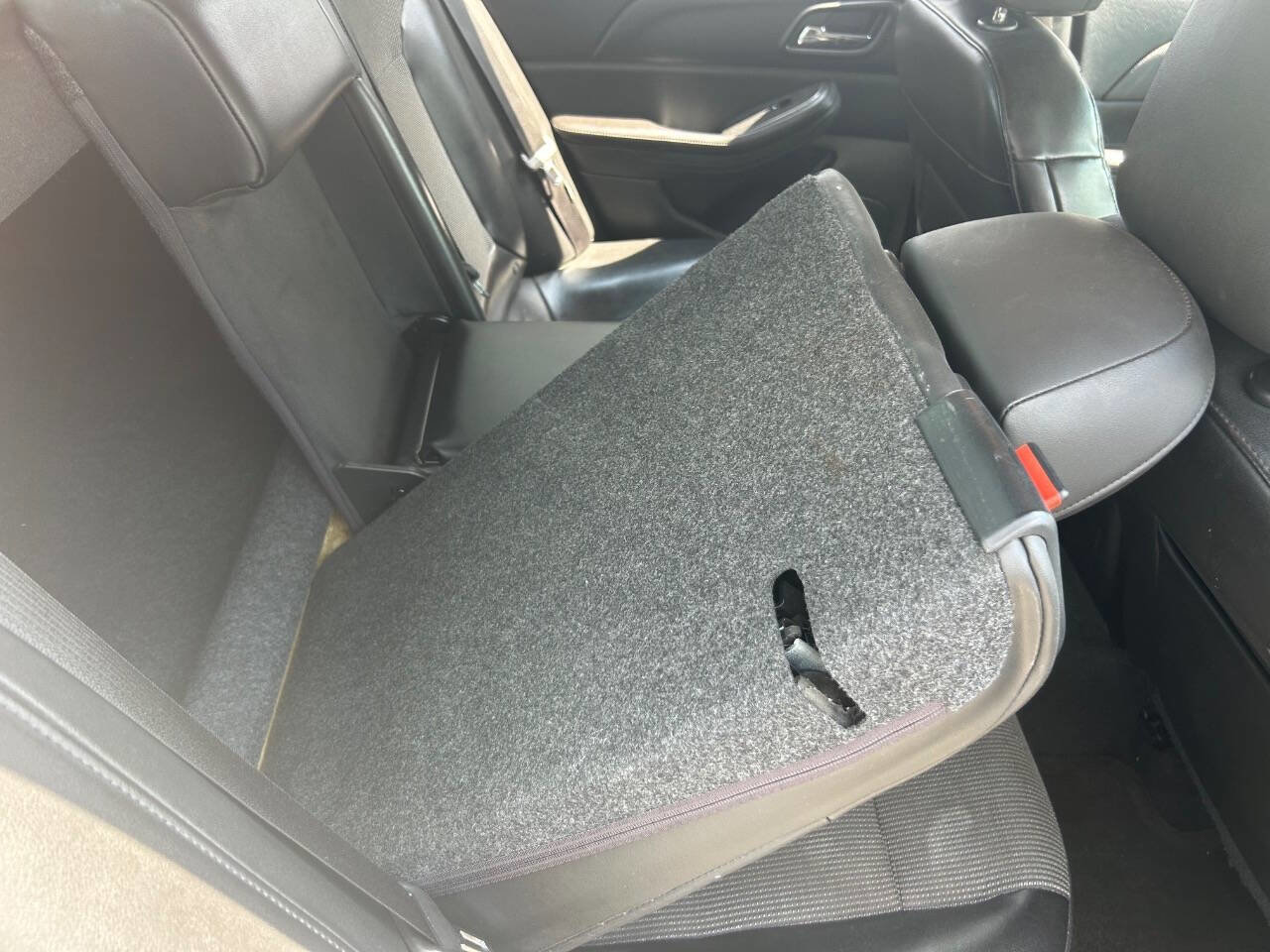 Used 2016 Chevrolet Malibu LT FWD image 14