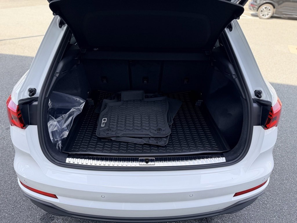 Certified 2024 Audi Q3 2.0T Premium Plus image 17